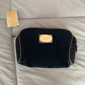 New With Tag Michael Kors Make Up Pouch